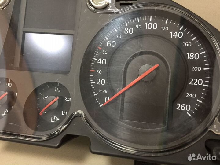 Панель / щиток приборов Volkswagen Passat B6 05-10