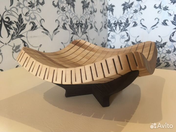 Фруктовница из дерева