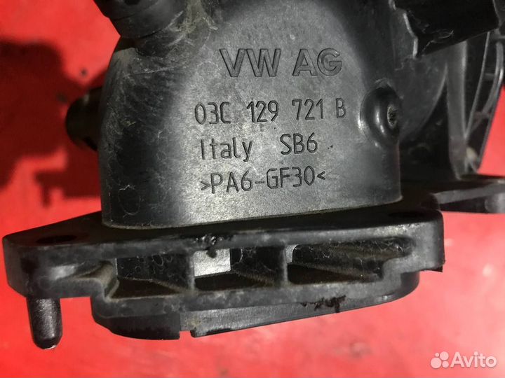 Патрубок впускного коллектора Volkswagen Golf CAV