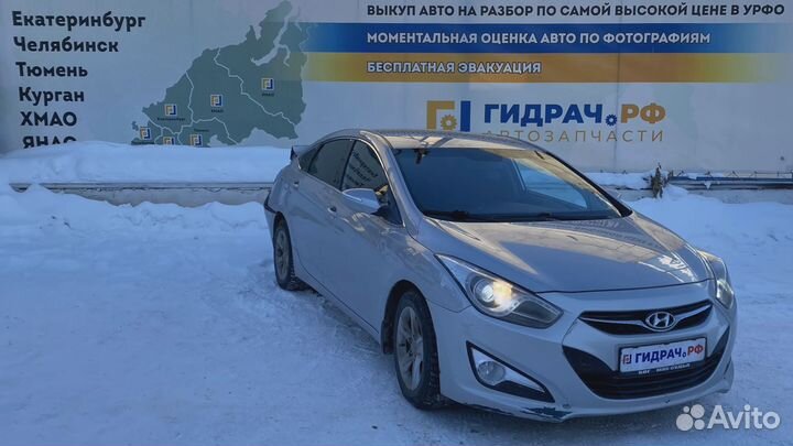 Дефлектор воздушный правый Hyundai i40 (VF) 974203