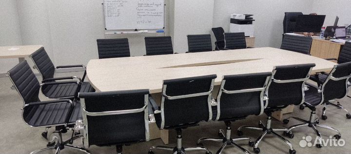 Стол перегововрный. В наличии