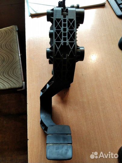 Педаль газа 1729022 б/у для Scania (Скания) P-ser