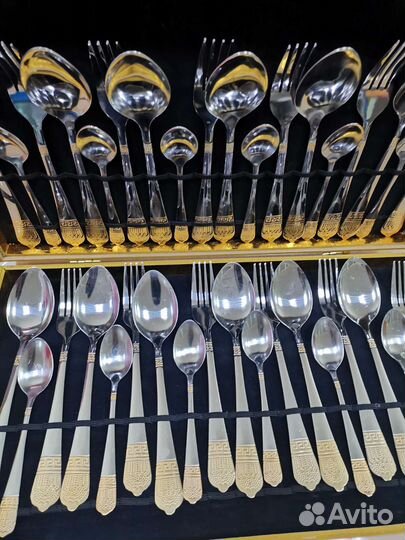 Подарочный набор столовых приборов в чемодане