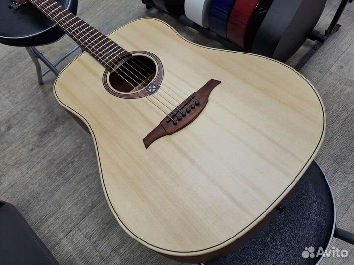 Гитара акустическая LAG T-70D-Nat Tramontane