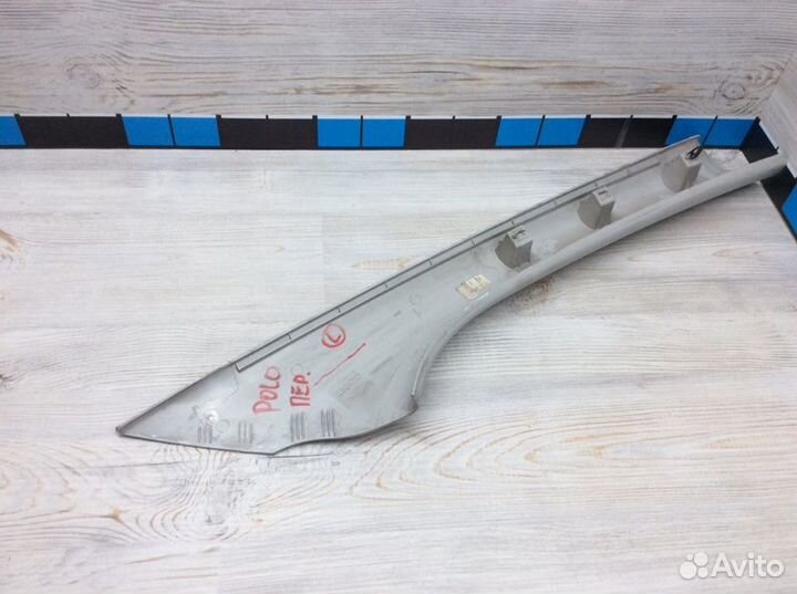 Обшивка стойки передняя левая Volkswagen Polo (SED