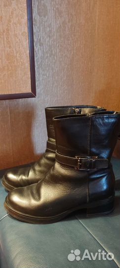 Сапожки женские