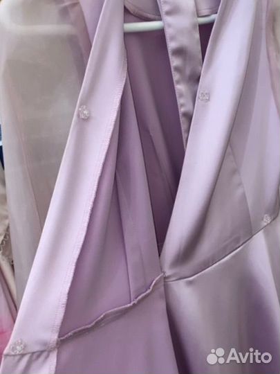 Б/У Платье атласное сиреневое с поясом