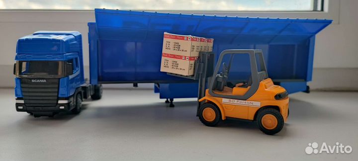 Масштабные модель фуры Scania 1/48 с погрузчиком
