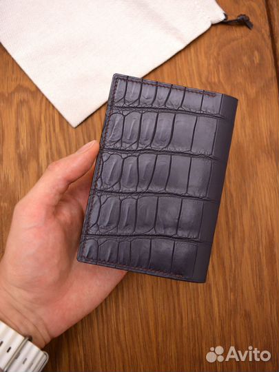 Обложка на паспорт и документы из крокодила