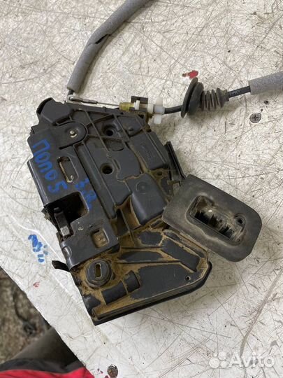 Замок двери Задней правой Volkswagen Polo 5 Седан