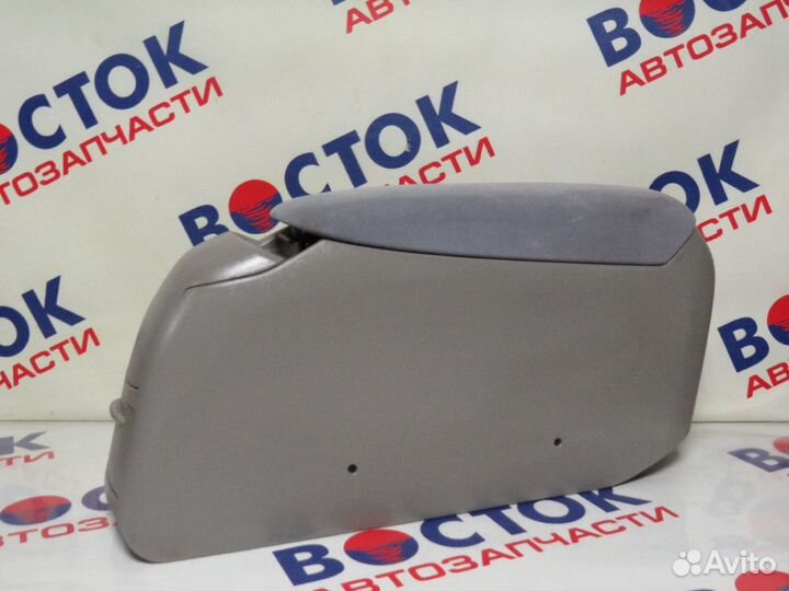 Подлокотник toyota prius NHW10