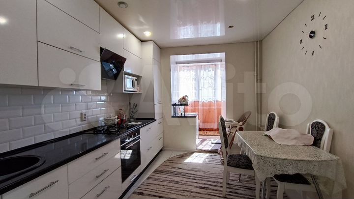 3-к. квартира, 82 м², 1/9 эт.