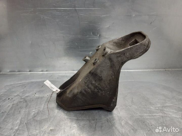 Кронштейн двигателя левый Audi 100 C4 1991-1994