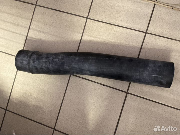 Патрубок интеркулера /volvo VN 20387233