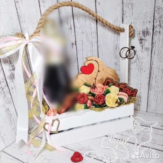 Шоколадные цветы в ящике, корзине и пр