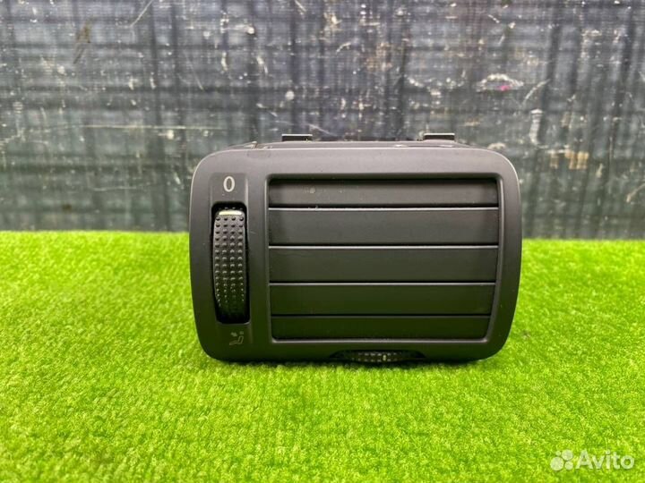 Воздуховод передний правый Volkswagen Passat B5