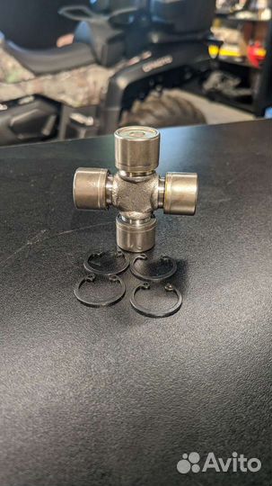 Крестовина карданного вала BRP 715900325