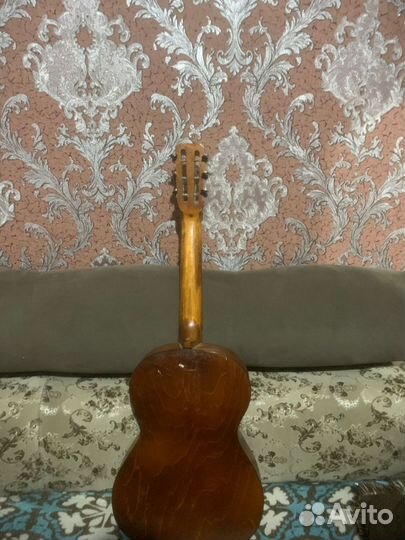 Гитара шестиструнная