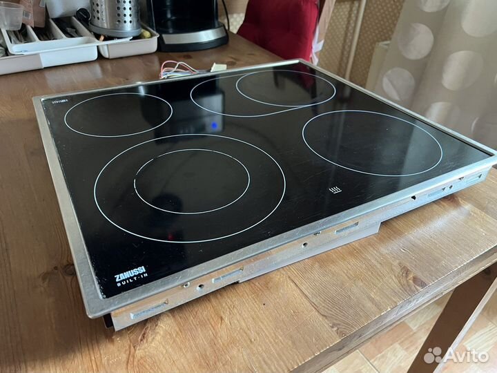 Плита электрическая с духовым шкафом Zanussi