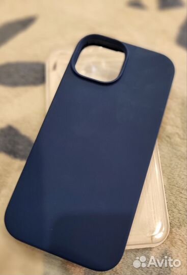 Чехол на iPhone 15