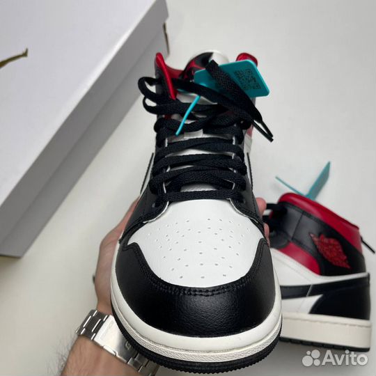 Кроссовки Air Jordan 1 Mid Gym Red Panda / EU 44.5