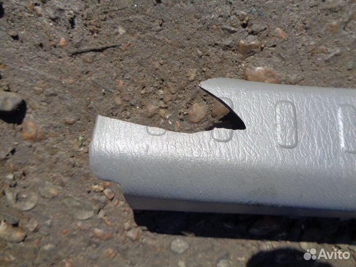 Накладка замка багажника Nissan Primera QP11