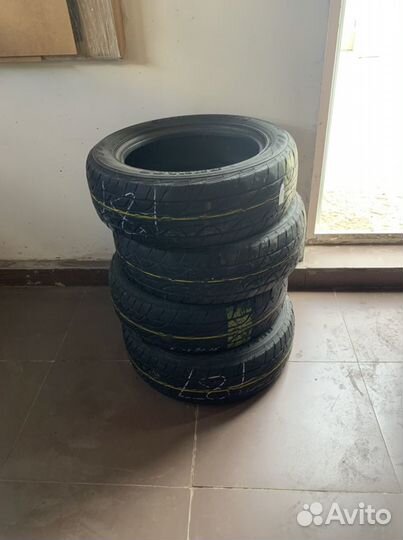 Dunlop Grandtrek AT1 215/60 R17