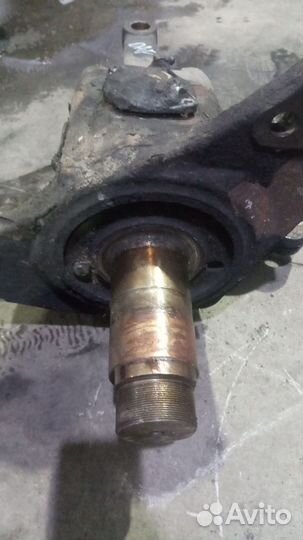 Кулак поворотный передний левый \DAF