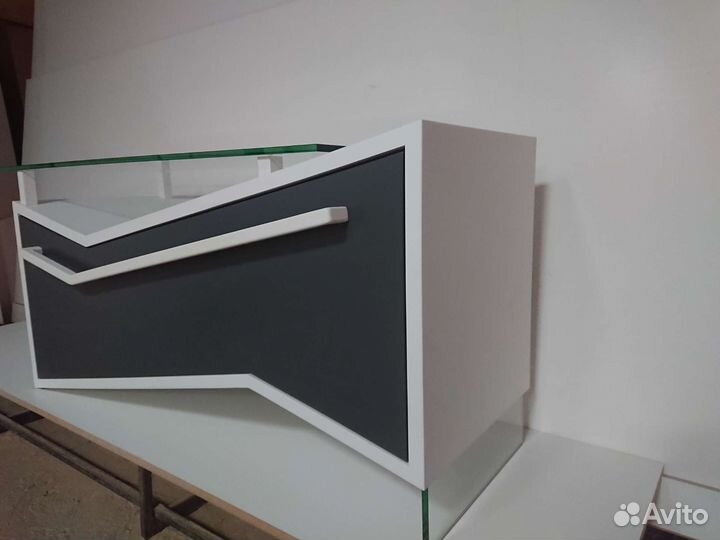 Тумба под телевизор новая