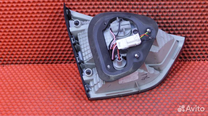 Фонарь задний правый Hyundai ix35 LM D4HA 92406-2S