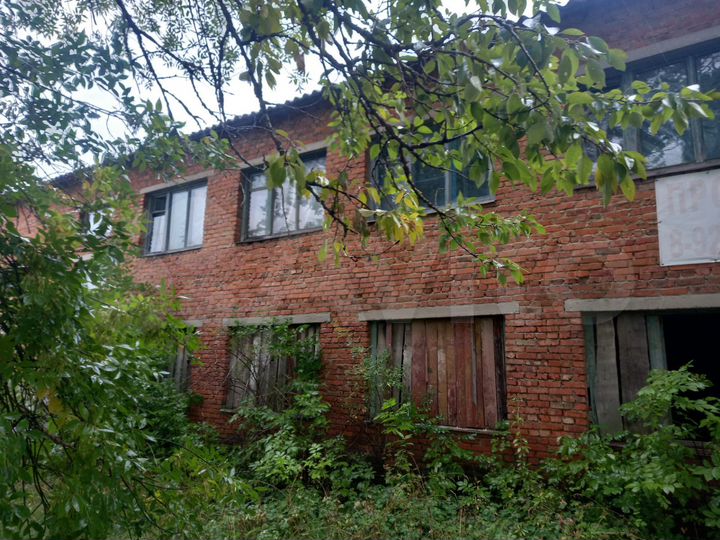 Комната 11 м² в > 9-к., 1/2 эт.