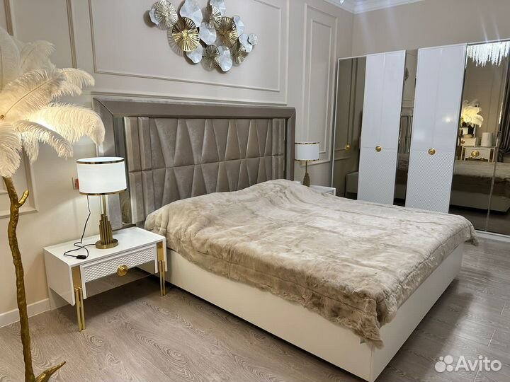 Спальный гарнитур Ариана