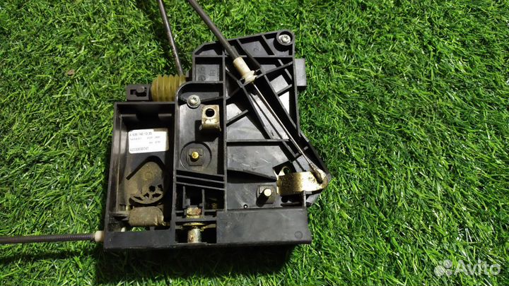 Замок двери задней правой Mercedes Vito W639