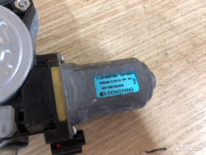 Стеклоподъемник задний правый Ssangyong Kyron