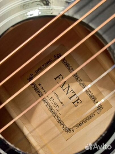 Акустическая гитара новая