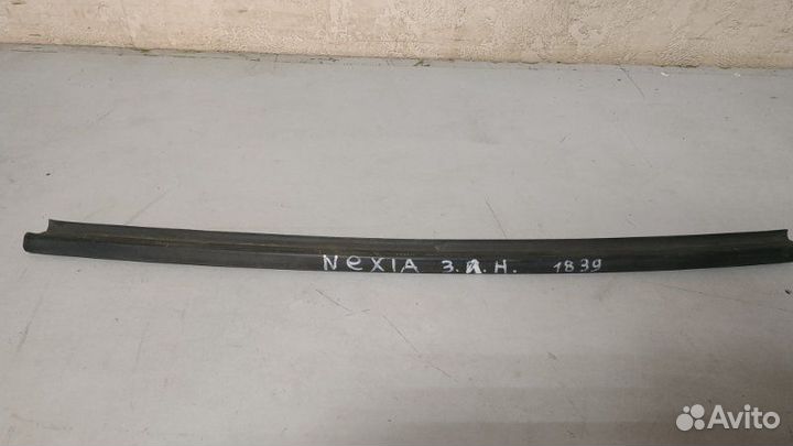 Уплотнитель стекла двери задний левый Daewoo Nexia