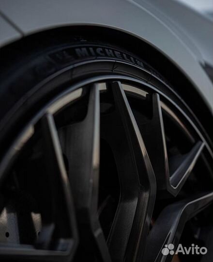 Кованые диски GT Forged на Mercedes E W213 R20