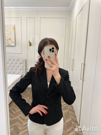 Пиджаки и жакеты женские 42