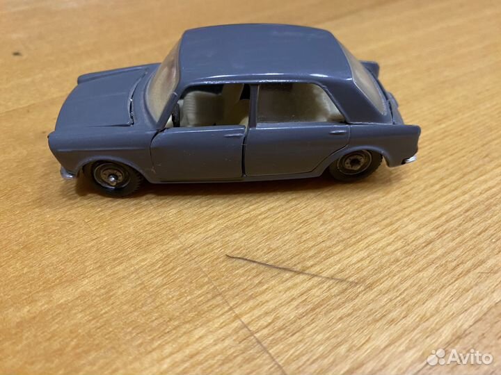 Модель авто 1:43 innocenti morris IM3 СССР
