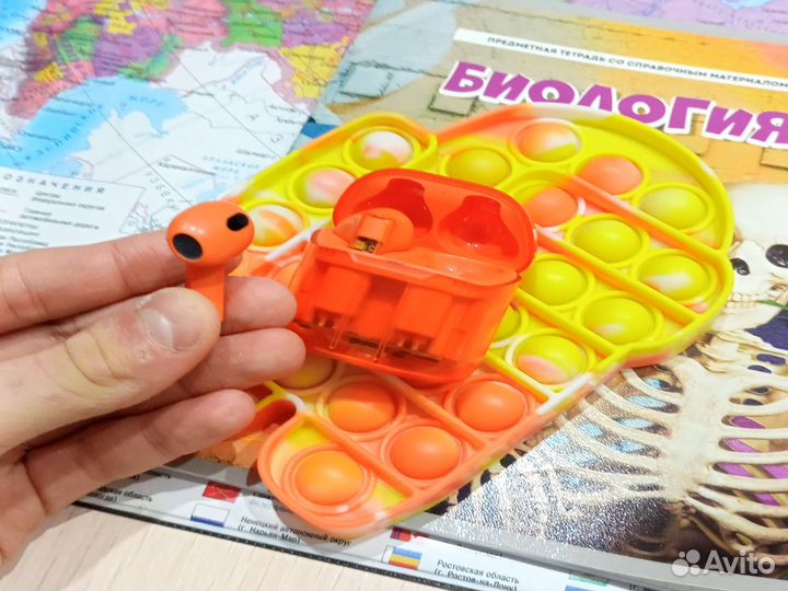 Продаю беспроводные наушники рабочие