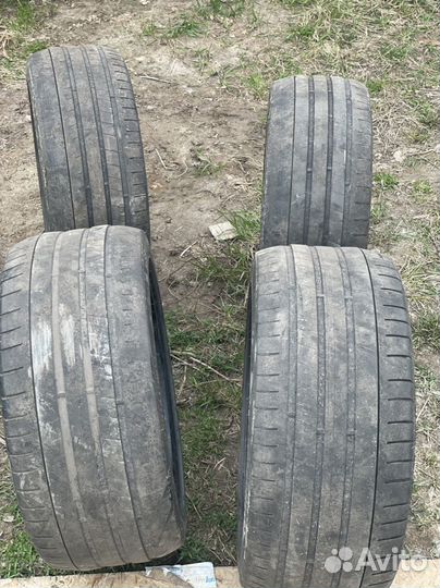 Kumho 722 245/45 R19 и 275/40 R19