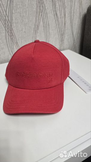 Richmond. Красная кепка новая. Унисекс