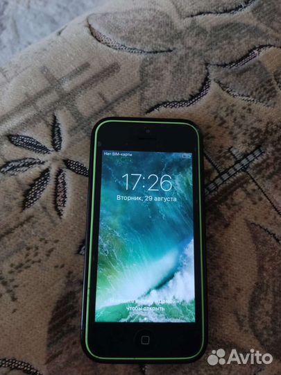 Телефон iPhone 5C