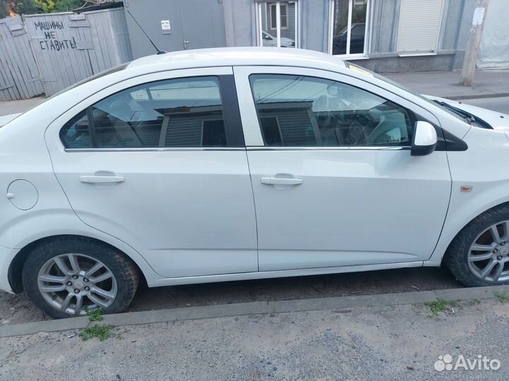 Chevrolet Aveo 1.6 МТ, 2014, битый, 194 475 км