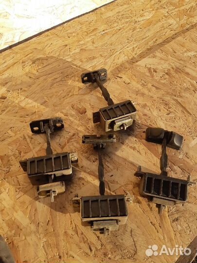 Mercedes w220 ограничитель двери