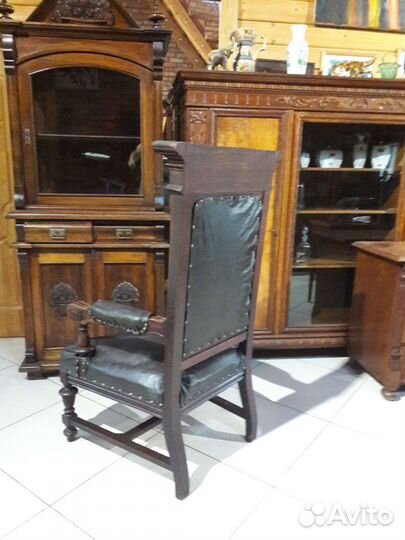 Кресло старинное антикварное красное дерево