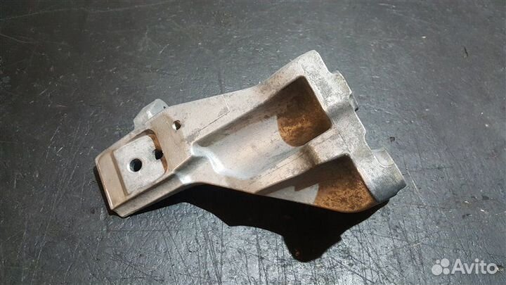 Кронштейн двигателя Jaguar Xe X760 204PT 2017