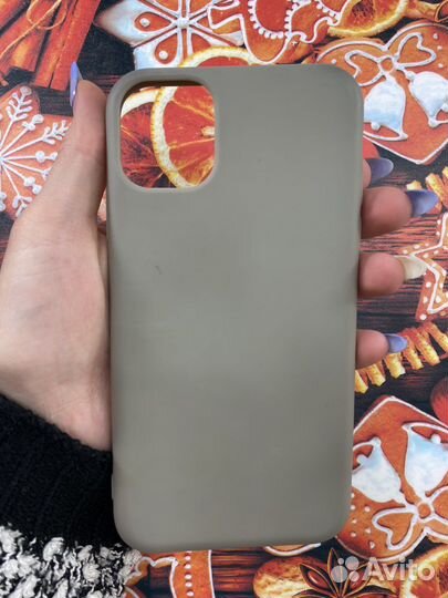 Чехол на iPhone 11