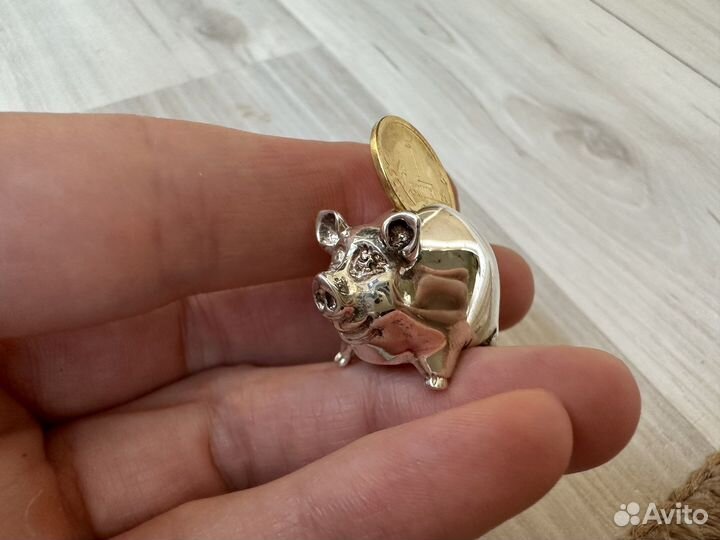 Серебряная статуэтка хрюшка