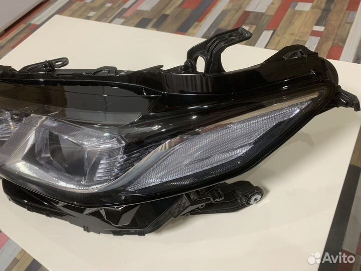 Toyota camry v70 оригинал фара левая